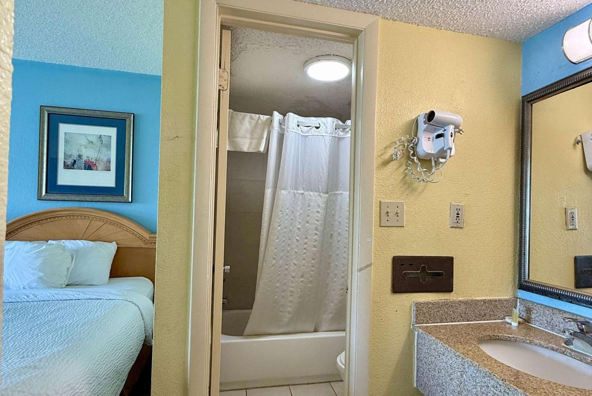 Days Inn By Wyndham Ruther Glen Kings Dominion Area Bagian luar foto