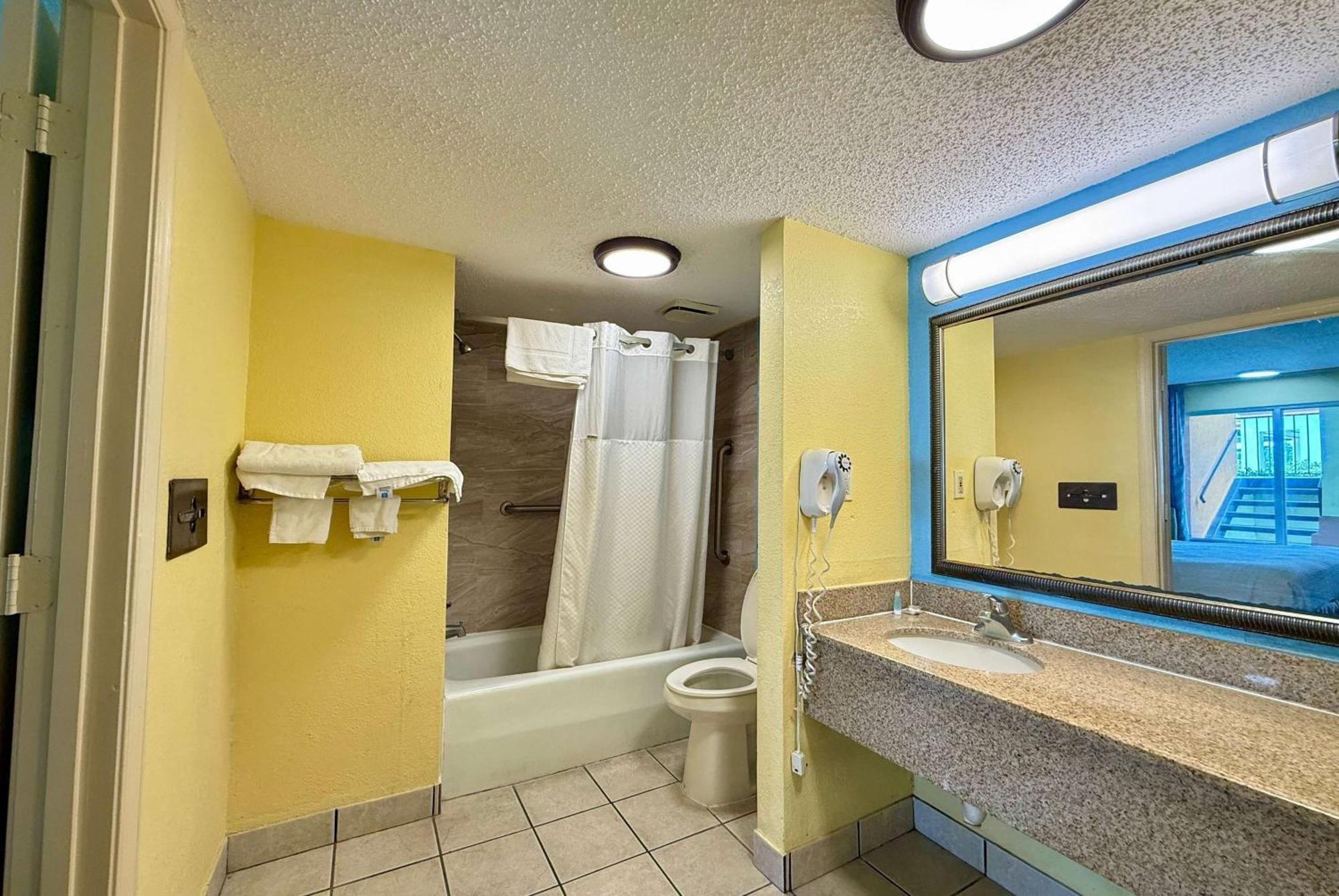 Days Inn By Wyndham Ruther Glen Kings Dominion Area Bagian luar foto