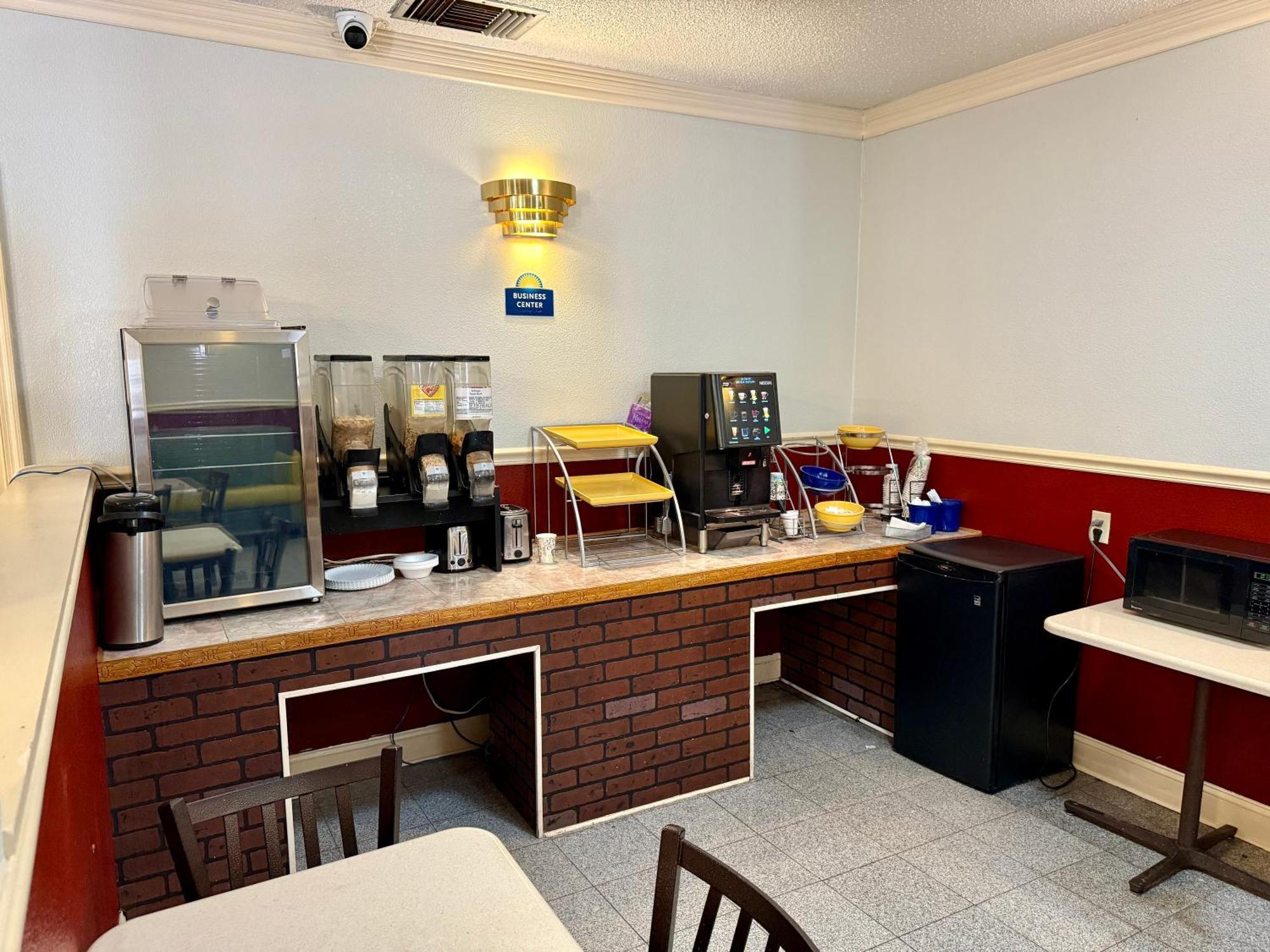 Days Inn By Wyndham Ruther Glen Kings Dominion Area Bagian luar foto